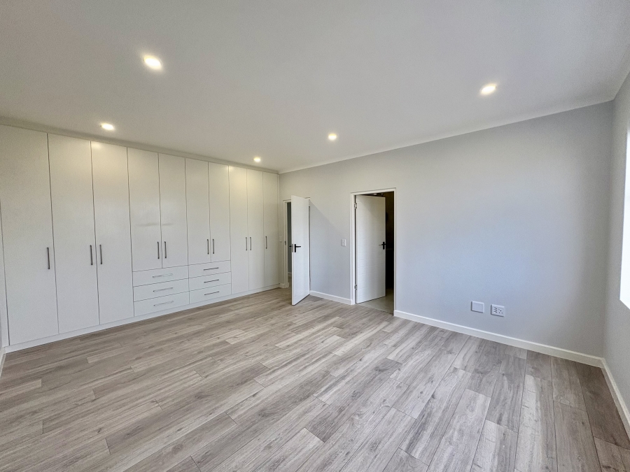 4 Bedroom Property for Sale in Sandown Western Cape